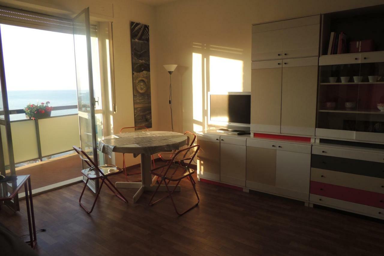 Interno 132 Appartement Porto San Giorgio Buitenkant foto